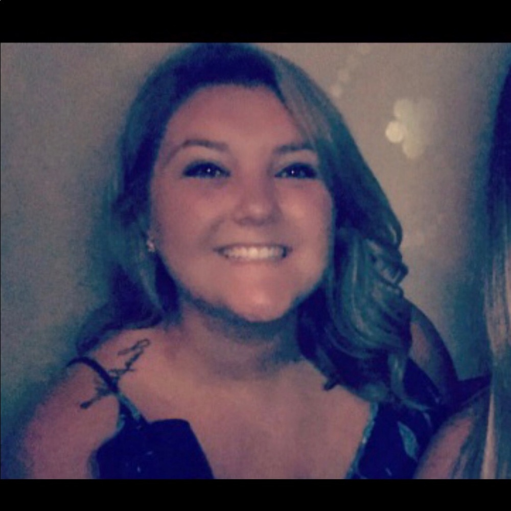 Meet your Posher, Danielle